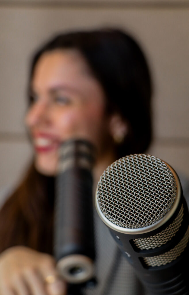 alt="Studio d'enregistrement de podcasts chez Sonance Agence"